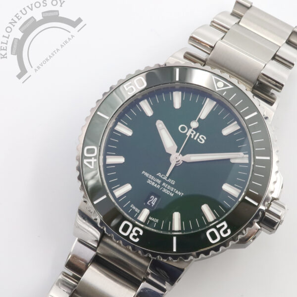 Oris Aquis Date Green - Image 5