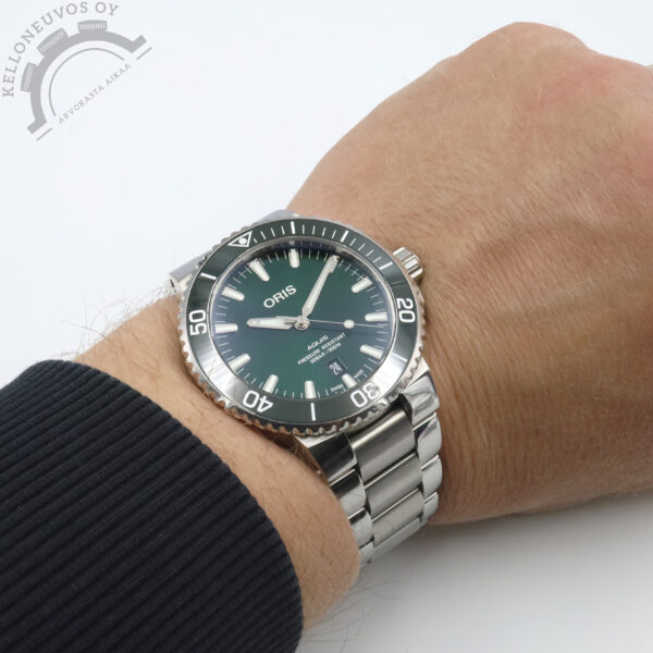 Oris Aquis Date Green - Image 6