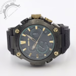 Tarjolle Casio G-Shock jossa toimintoja enemmän kuin laki sallii. Tämä kello pysyy varmasti ajassa paikasta riippumatta GPS-paikannuksen sekä radioaaltoja yhdistämällä. Paristojen vaihdostakaan ei tarvitse huolta kantaa koska se saa virtansa auringon valosta. Jykevä titaaninen kuori laadukkaalla kumirannekkeella ja titaanisoljella varusteltuna. Ja vaikka kellolla on kokoa painaa se silti ainoastaan 138g. Full set, kellon takuukortti on päivätty kotimaisen jälleenmyyjän toimesta 3/2026. Uuden ovh. 3600e. Kumiranneketta lyhennetty niin että se mahtuu max 19cm ranteeseen.