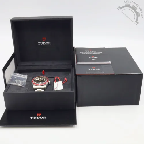 Tudor Heritage Black Bay Red - Image 7