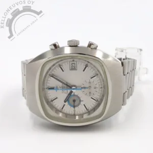 Etusivu 3 Tarjolle ikäisekseen erittäin siistissä kunnossa oleva sekä hiljattain Omegan virallisessa huollettu "Jedi". Upealla hopean/harmaalla taululla jossa päivyri, ajanotto, pikkusekunnit sekä näyttävät siniset osoittimet. Teräksinen TV-case tyylinen kuori yhdistettynä alkuperäiseen teräsrannekkeeseen. Koneistona toimii Omega 1040 -automaatti. Kelloa seuraa Omegan huoltoboksi, dokumentti Omegan virallisesta huollosta sekä huollossa vaihdetut osat. Kellossa kevyt kaiverrus takakannessa.